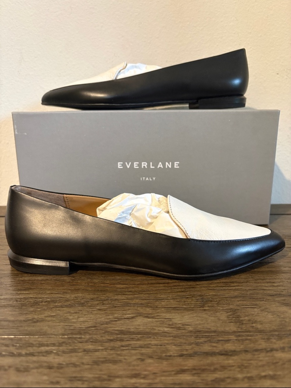 NIB [Everlane] Pointed Toe Italian Leather Black/White Flats Women’s 8.5 - Picture 5 of 15